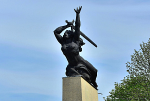 Памятник героям Варшавы